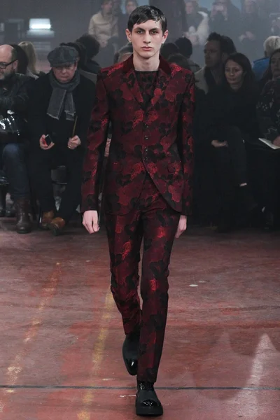 Look 14